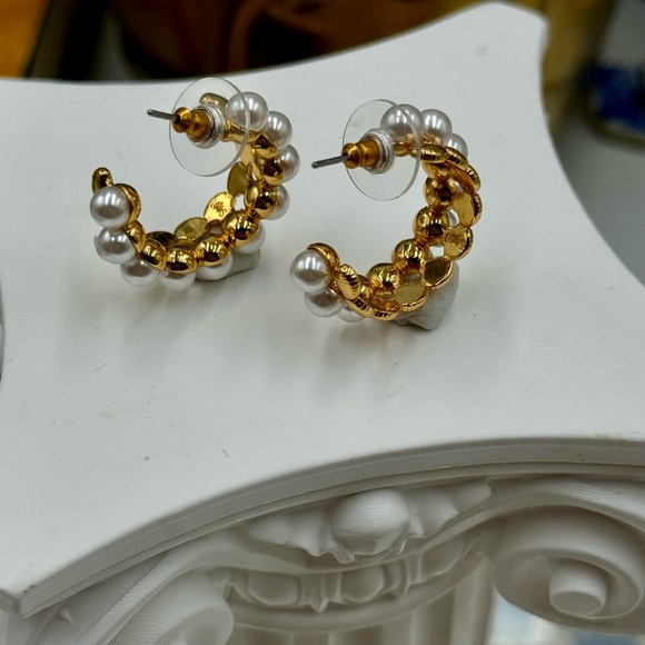 🆕 LELE SADOUGHI 🧿 NWOT Coquille Pearl Hoop Earrings - Pearl & Shell Detailing - Picture 13 of 16